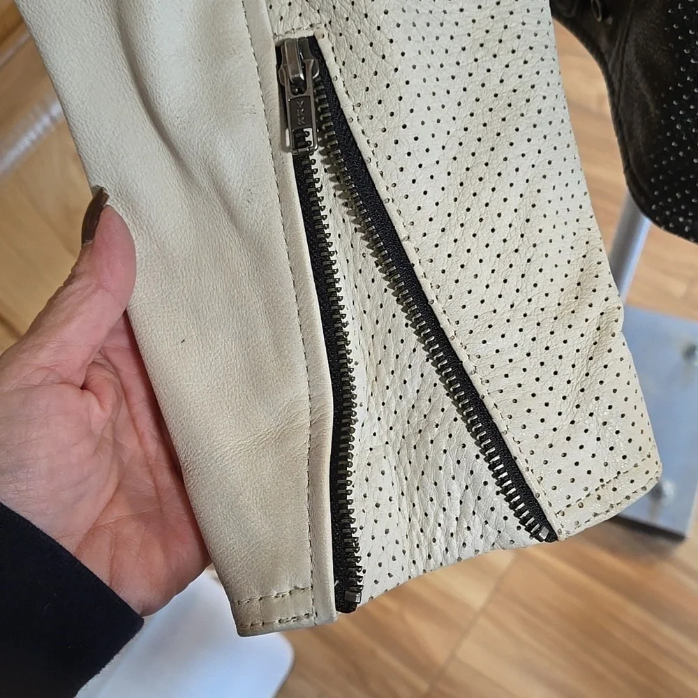 Harley-Davidson Leather Jacket Size 1W Unique Distressed Black Yellow Ivory - Picture 3 of 15